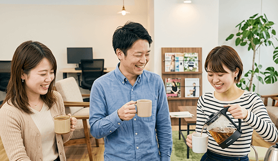 オフィスの休憩中に
